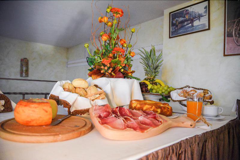 Carlo'S Hotel Castagneto Carducci Eksteriør billede