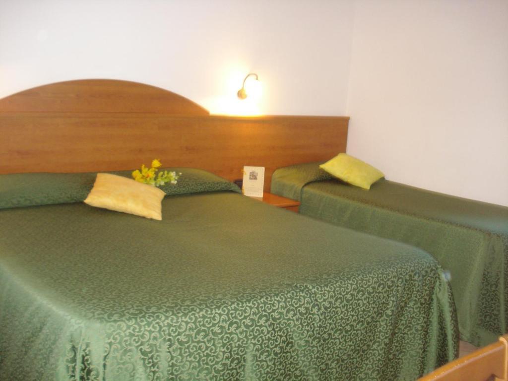 Carlo'S Hotel Castagneto Carducci Værelse billede