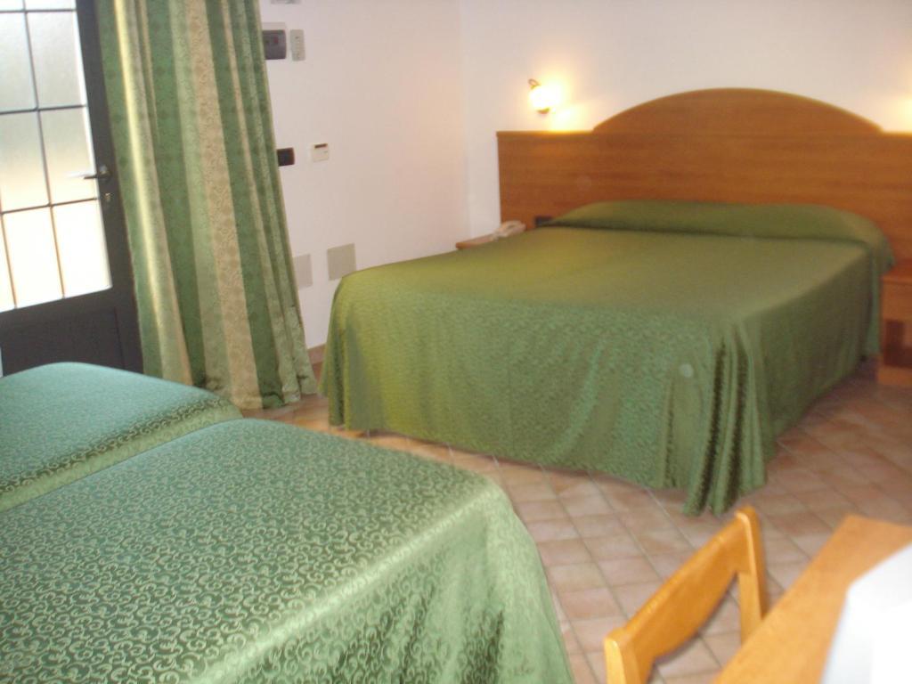 Carlo'S Hotel Castagneto Carducci Værelse billede